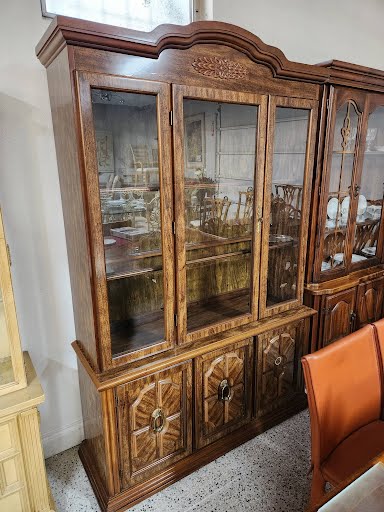 Bassett China Cabinet