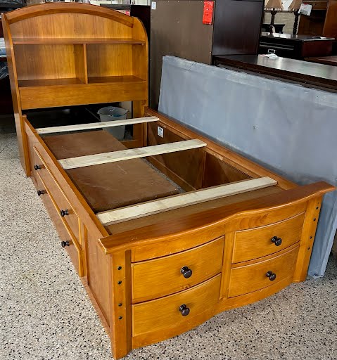 Honey Maple Twin Bed w. Drawers & Hutch