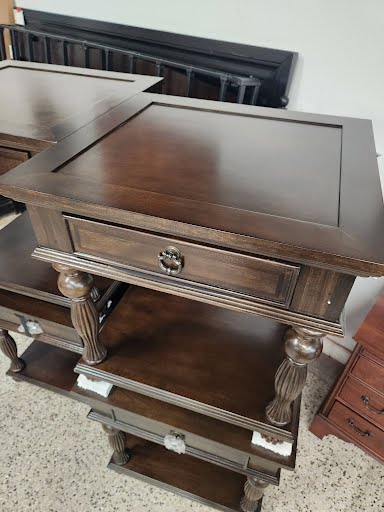 Dk Wood SIngle Drawer Nightstand/End Table
