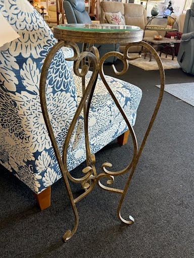 Pedestal Table