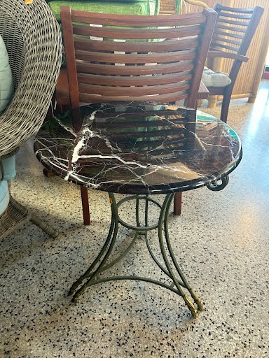 End Table Black Top 22" Round