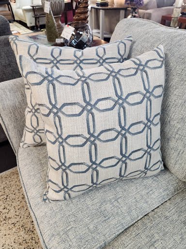 SET OF 2- Circle Design 19x19 Throw Pillows