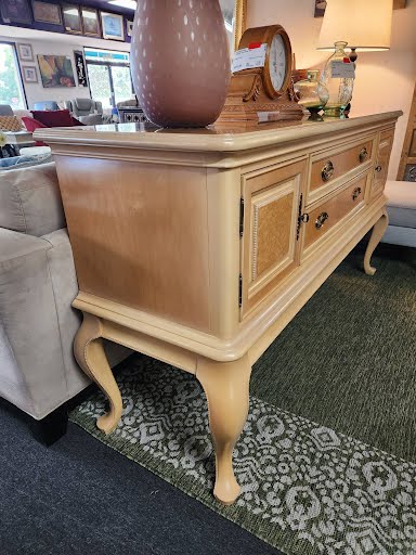 Buffet Birdseye Maple BERNHARDT