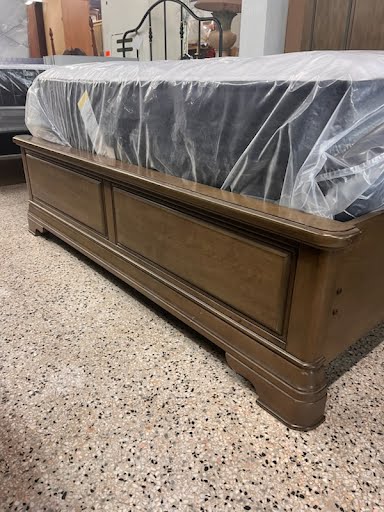 Queen Storage Bed Set w. Single Night stand