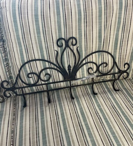 Wall Art SET OF 2 Iron Wall Hangining w. Hooks