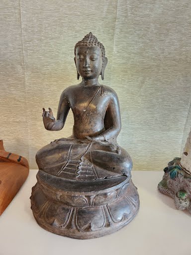 Statue