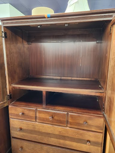 Armoire Clothing/TV