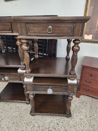 Dk Wood SIngle Drawer Nightstand/End Table