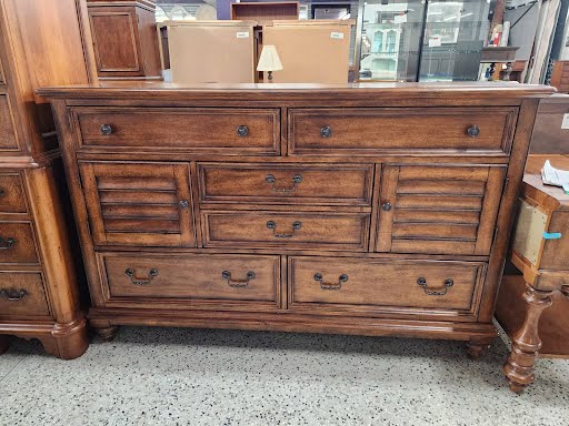 Haverty's Dresse,6 drawers
