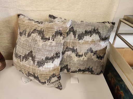 SET OF 2- Pillow 18x18"