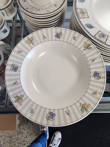 China Large Rim Soup Bowl Garden Prose by Mikasa