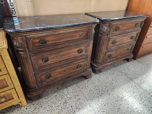 Dresser – Design Furniture Outlet & Consignment