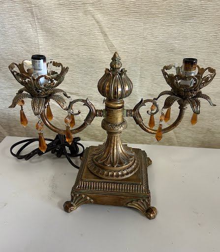Candleabra table lamp 11h 13w