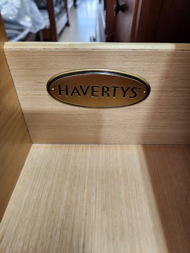 Haverty's Dresse,6 drawers