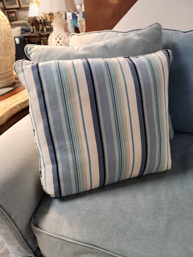SET OF 2- STRIPE BLUE THROW PILLOWS 20X20"