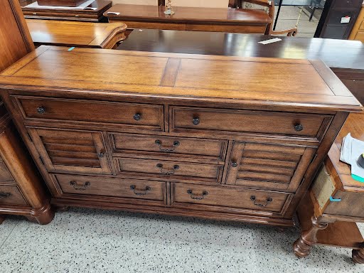 Haverty's Dresse,6 drawers