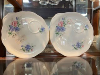 Set/2 Plates with pink & purple flowers