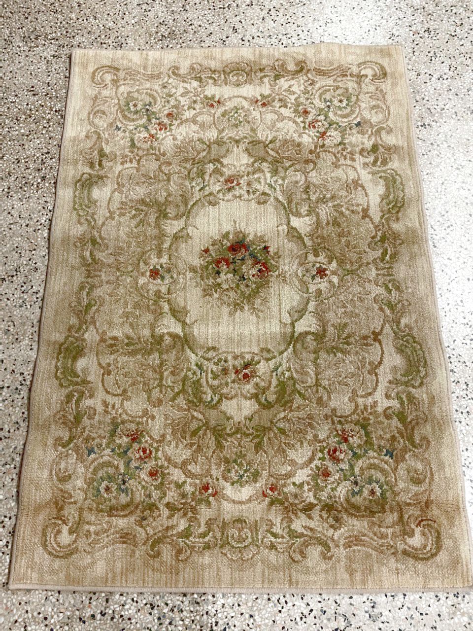 42"x61" Beige Area Rugs
