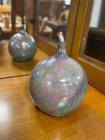 Iridescent incence holder