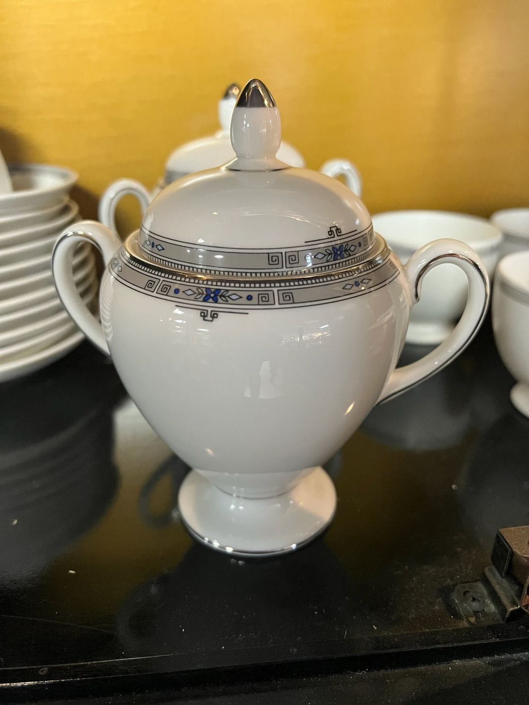 wedgewood sugar with lid