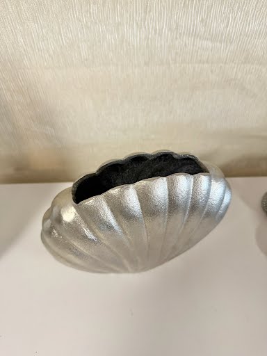 Silver seashell Vase