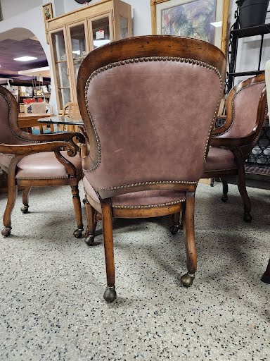 ROBB & STUCKY 48" Round Dining Set w. Four Chairs