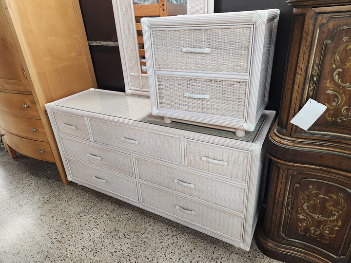 Wicker/rattan Dresser