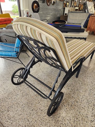 Outdoor Chaise Lounger w. Cover