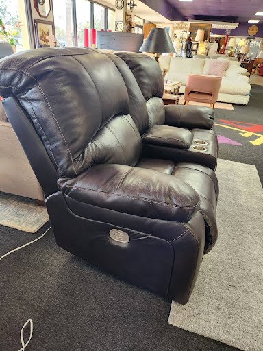 Electric Double Recliner Love Seat w. Center Console