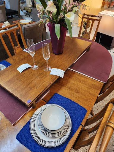 72x44" French Provencial Dining Set