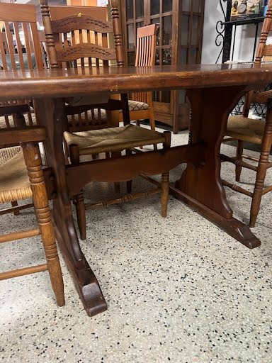 60x33" Trestle Table Dining Set