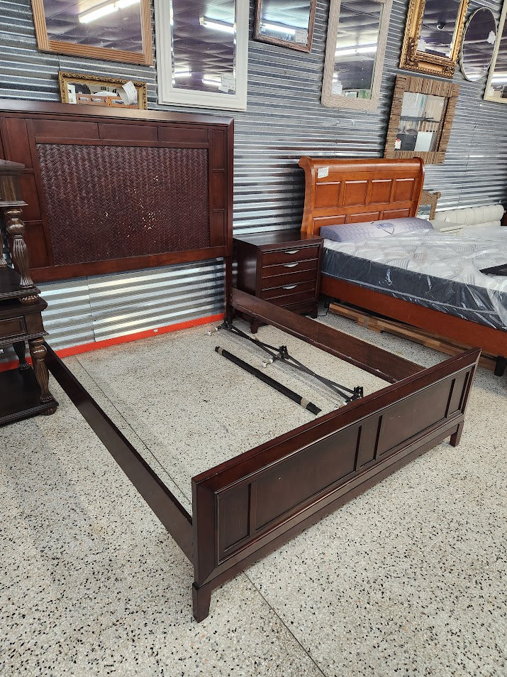 DK Wood Queen Bed