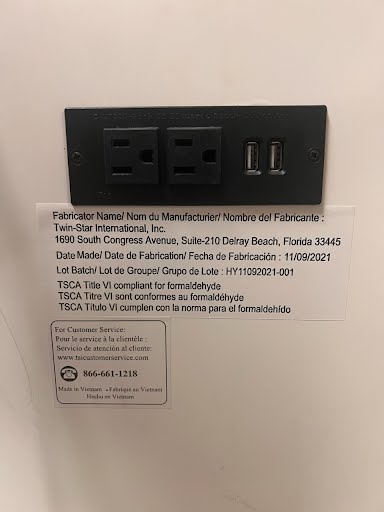 White End Table w. USB Ports
