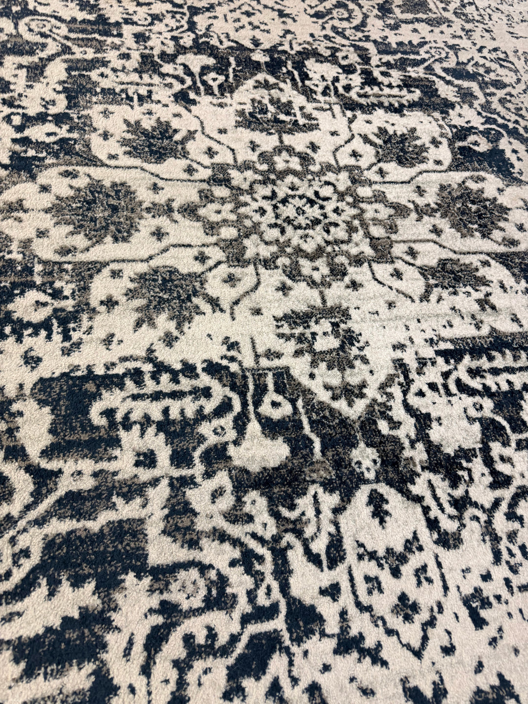 Cream/Navy Area Rug