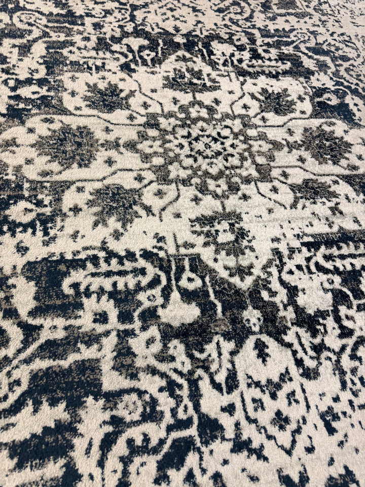 Cream/Navy Area Rug