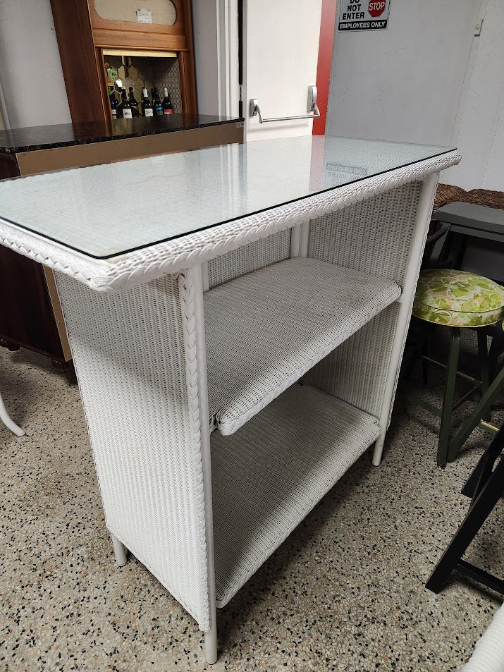 White Wicker Leaders Bar Table
