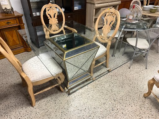 Dining Table With Mirrored Base