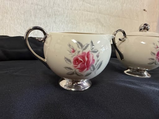 Cream And Sugar W Lid China