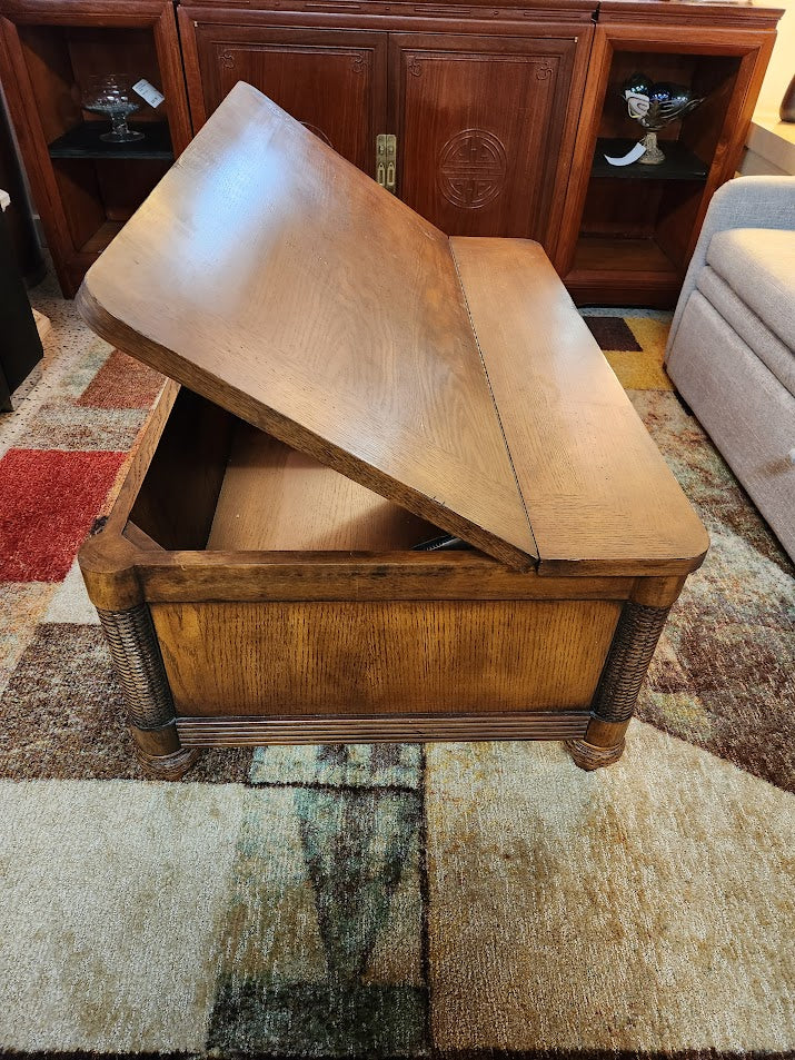 Lift Top Oak Coffee Table