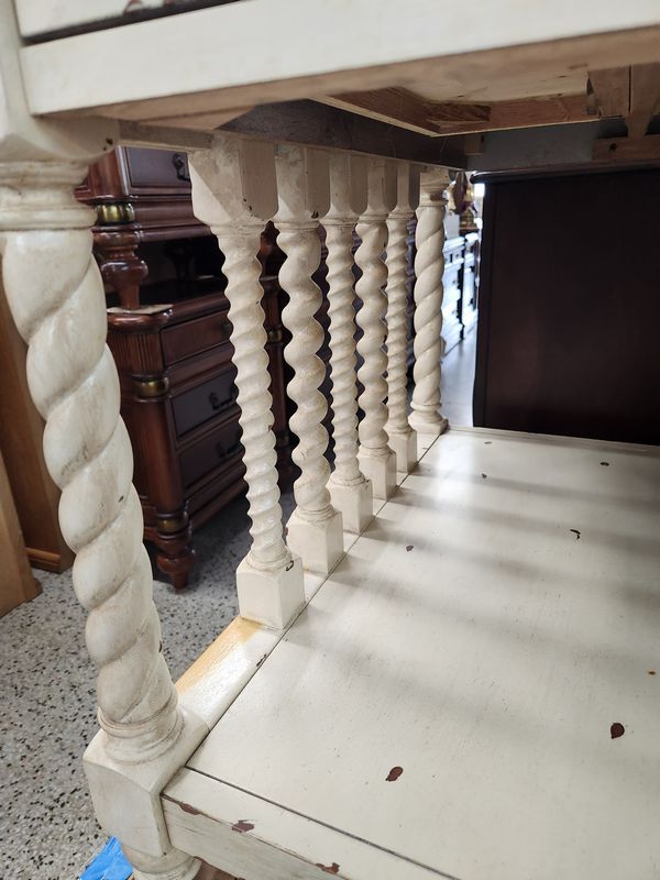 Riverside Furniture End Table