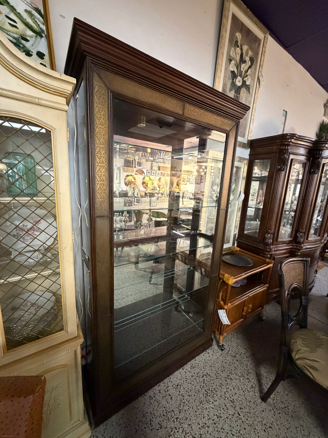 pulaski Two-Way Sliding Door Curio