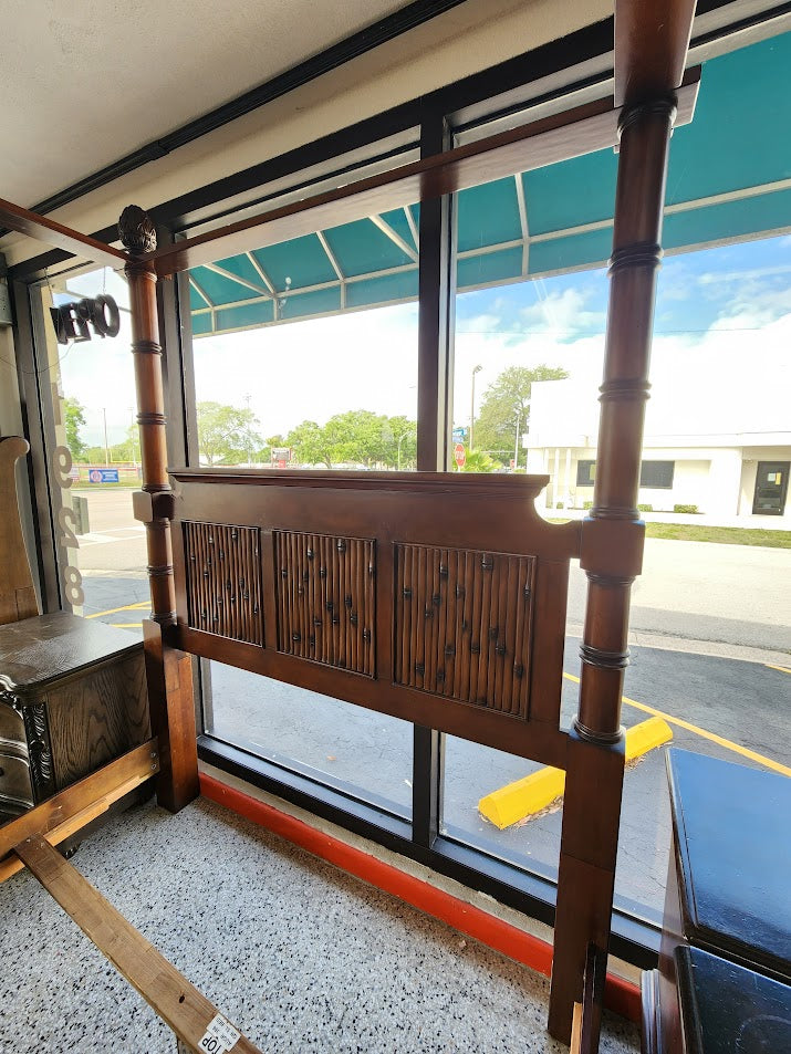 Queen Bed Poster Canopy Bed