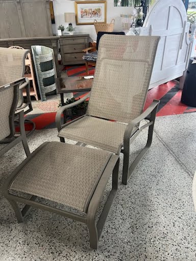 Tripitone outdoor recliner and ottoman