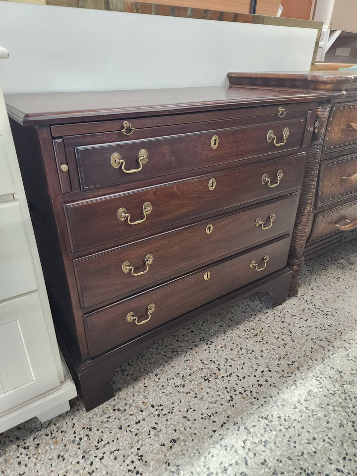 Henkel Harris Virginia Galleries Four Drawer Mahogany Chest