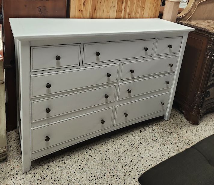 White 9 Drawer Stanley Furniture Dresser