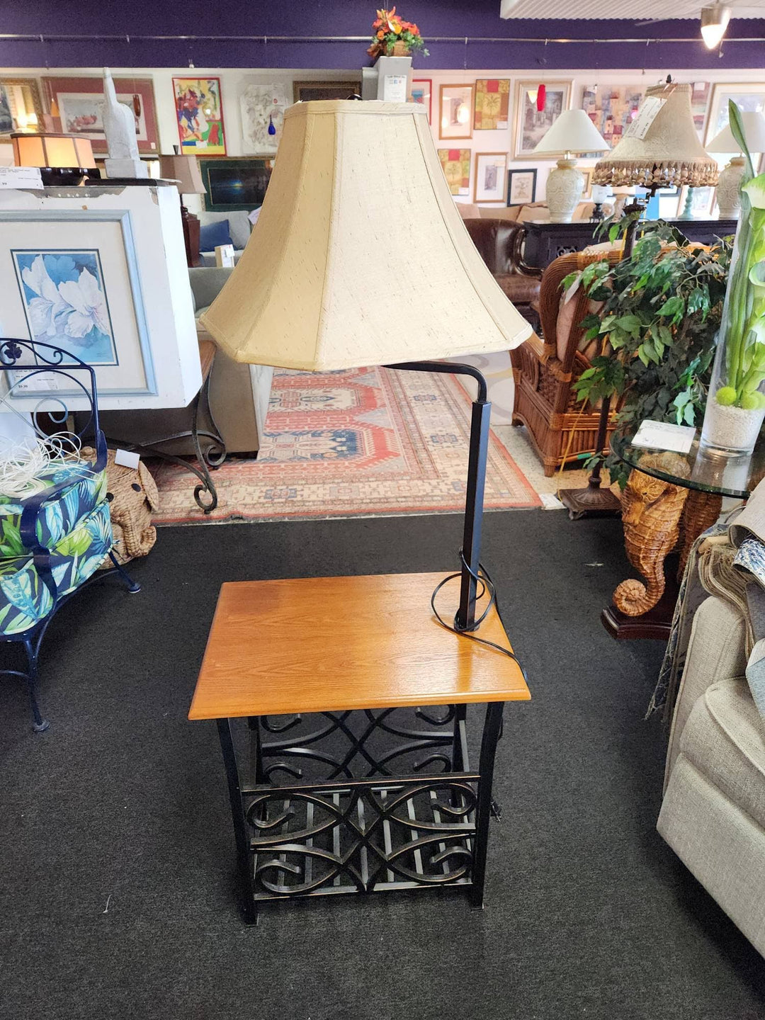 End Table w. Attached Lamp