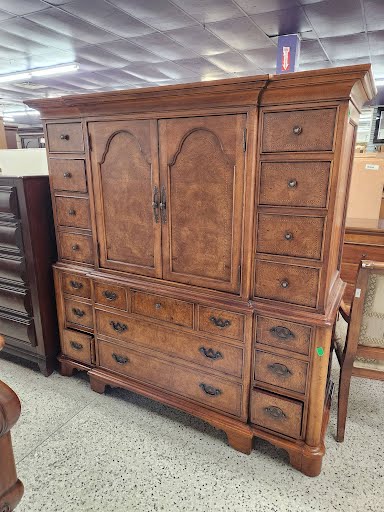 Thomasville Armoire Ernest Hemingway
