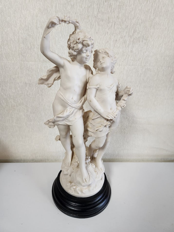 Apollo and Daphne Statue