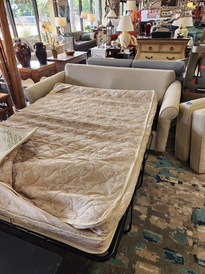 Braxton Culler Sleeper With Air Mattress