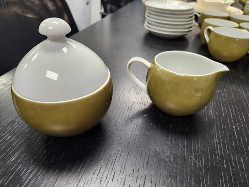 Sugar Bowl w. lid & Creamer - La Ronde by Mikasa